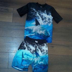 ☀️Old Navy rashguard and trunks
